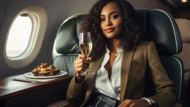 linda mulher africana um aviao com uma taca de champanhe foto de alta qualidade ia generativa 655310 10846