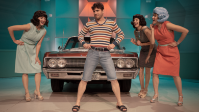 a photo of a man wearing a pochete bermu wnJhdH eTqG3CmtIrB6mvg wMN2M3aAQXW5Cg 7dmhP9A