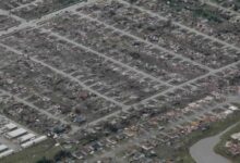 Moore após furacão deixar a cidade devastada