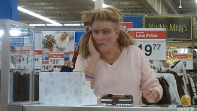 pessoas esquisitas em supermercado 461