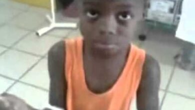 garoto escandaloso ameaca enferm