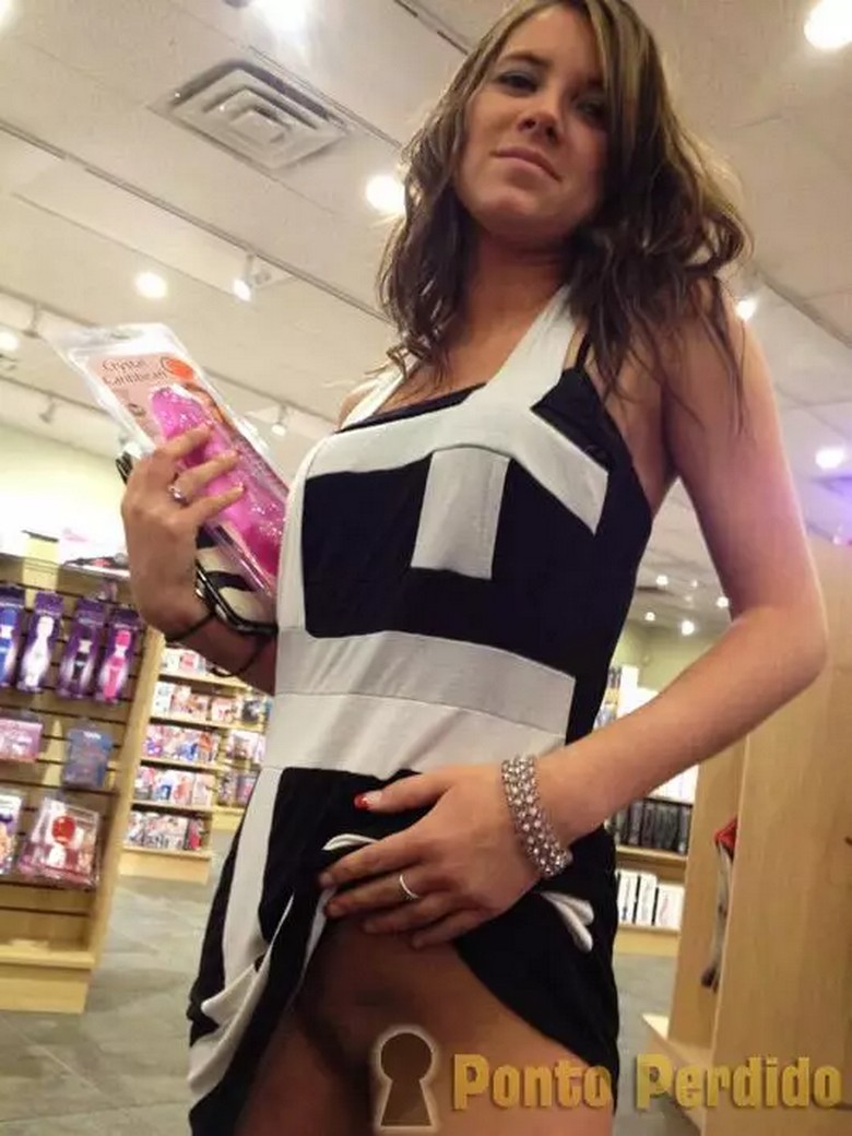 Sem Calcinha e Sem Vergonha – Elas Se Mostram em Publico 51