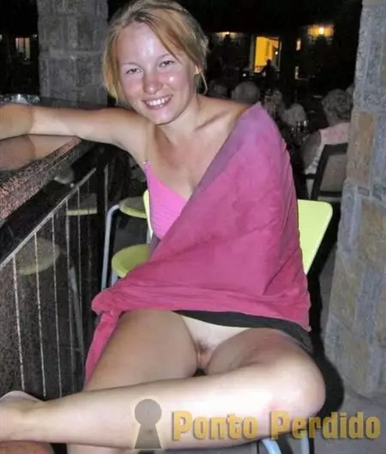 Sem Calcinha e Sem Vergonha – Elas Se Mostram em Publico 80