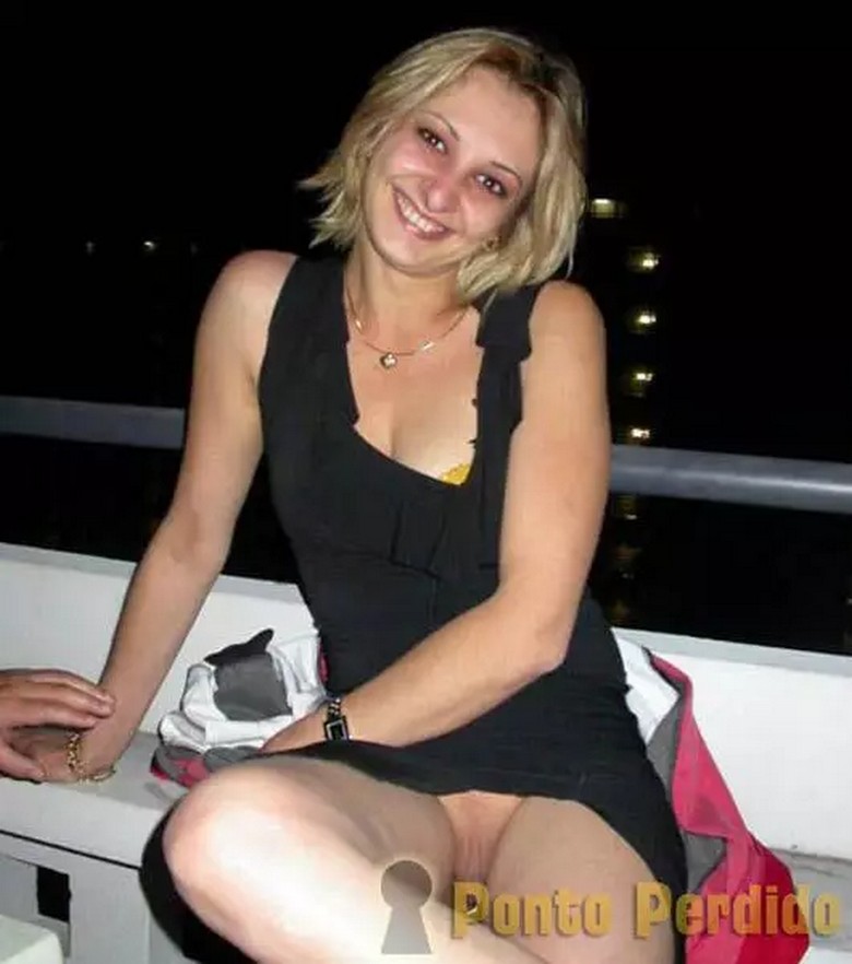 Sem Calcinha e Sem Vergonha – Elas Se Mostram em Publico 81