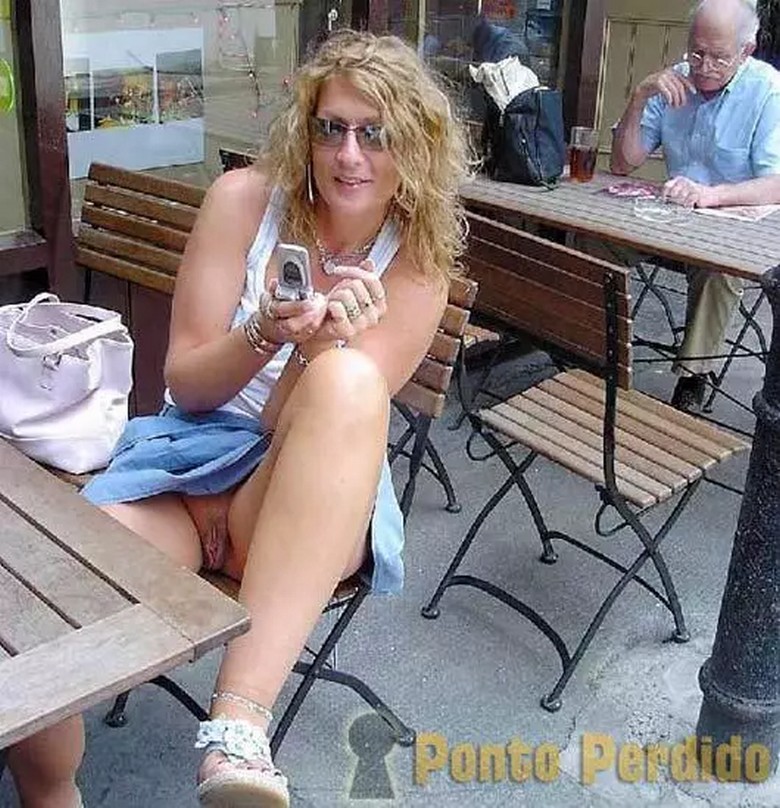 Sem Calcinha e Sem Vergonha – Elas Se Mostram em Publico 96