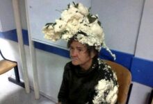 Mulher confunde espuma de construcao com mousse de cabelo1