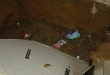 Casal cai em fossa que se abriu em quarto enquanto dormiam