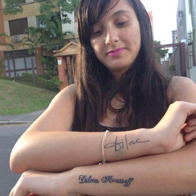 Mulher que tatuou Dilma Rousseff no braco quer doacoes para remover a mesma