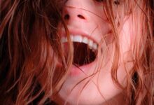 Posições sexuais que vão deixar sua transa mais quente 22 oloxa mulher se masturbando