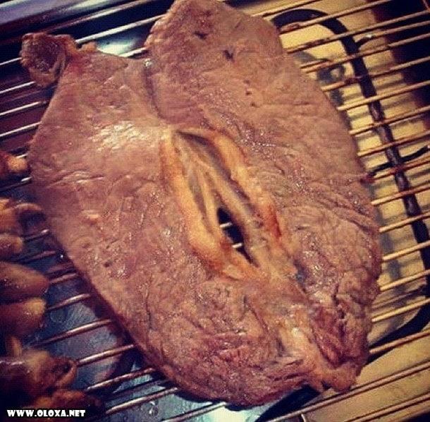 Se você é do tipo de cara pervertido, mente poluída, tarado, assim como eu, veio ao lugar certo! Costumo ver xoxotas em todos lugares, até nos suvacos das garotas, buceta é uma coisa que não consigo tirar da cabeça e sei que muitos por aí também tem esse problema! Então, separei diversas imagens para você, que se parecem demais uma vagina, porém não são! Confira!