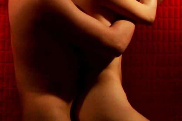 Aprenda algumas posições sexuais pra pessoas que tem uma diferença de tamanho. Separamos algumas posições para vocês.