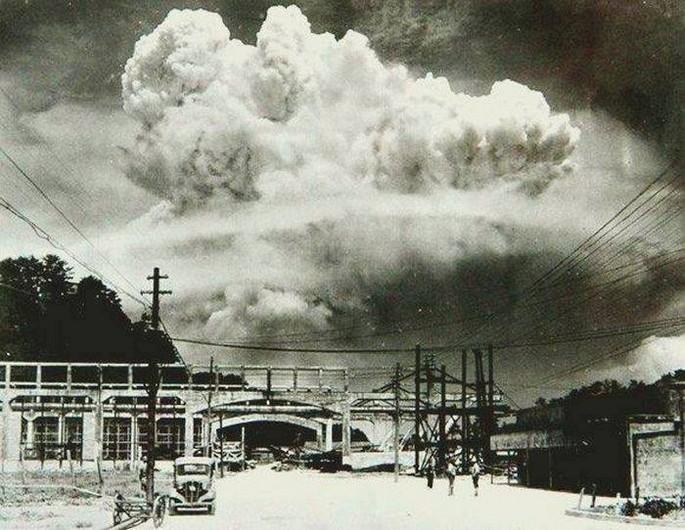 Fotos históricas que todo mundo devia ver 27 18. Nagasaki 20 minutos despues de haber explosionado la bomba atomica en 1945