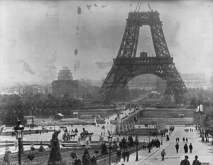 Fotos históricas que todo mundo devia ver 28 19. Construccion de la Torre Eiffel julio de 1888