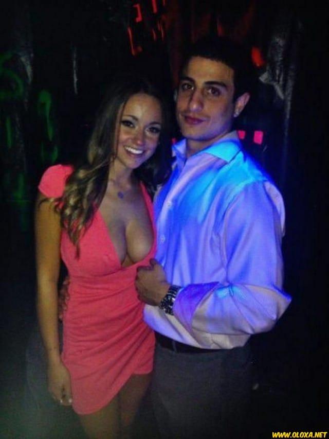 1 Garotas em Vestidos Apertados 27