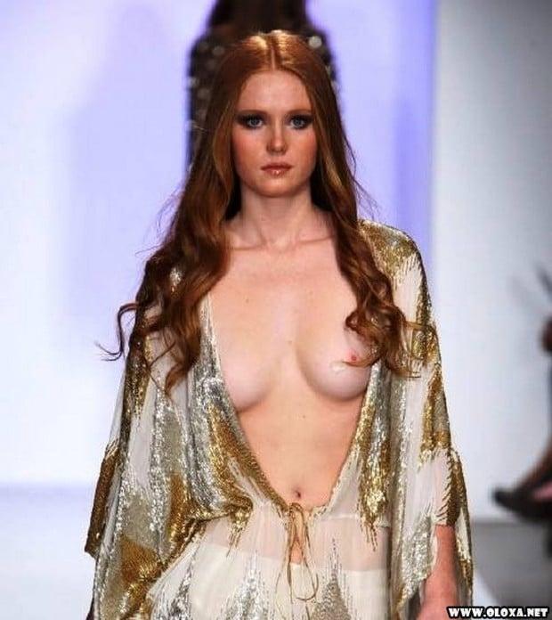 1 passarela lugar perfeito para mostrar os peitos 23