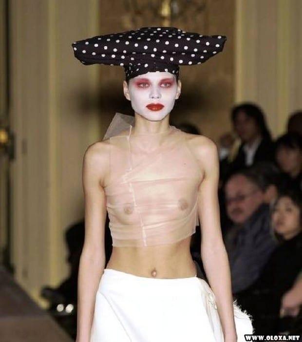 1 passarela lugar perfeito para mostrar os peitos 3