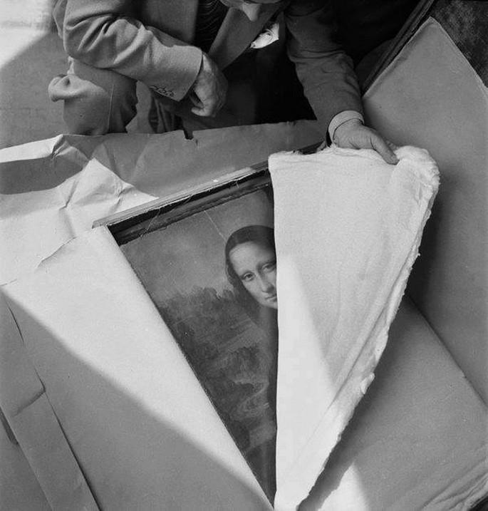 Fotos históricas que todo mundo devia ver 31 2. La Mona Lisa llegando al Louvre luego de la II Guerra Mundial