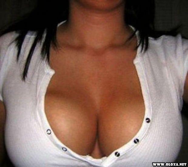 2 mulheres de peito 30