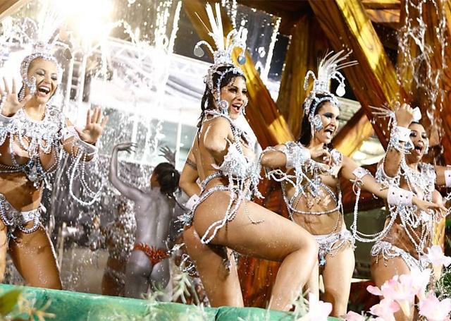 50 mulheres mais gostosas do carnaval 11