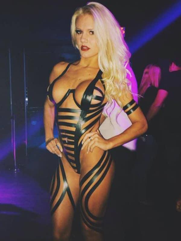 Vejam essa coleção de imagens de belas garotas safadas e gostosas que estão mesmo é afim de curtir a vida. Gatas nuas e muitas bundas e peitos.