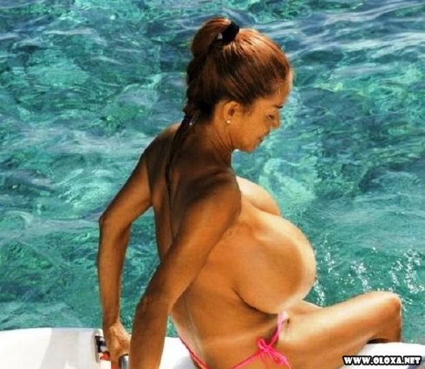 A Mulher com Terríveis Tetas Gigantes 24 A mulher com terriveis tetas gigantes 11