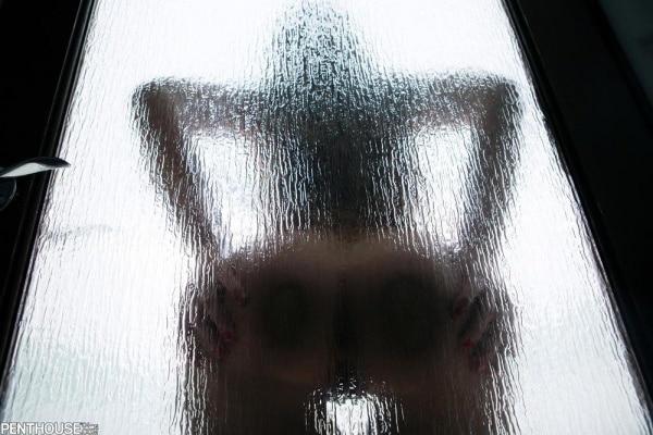 Abby Cross Gostosa ninfeta pelada na piscina 11