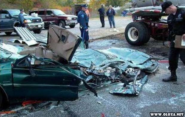 Acidentes automobilisticos incriveis sem nenhum sentido 13