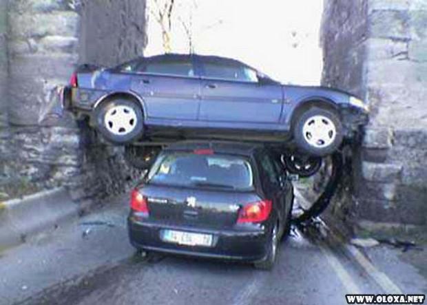 Acidentes automobilisticos incriveis sem nenhum sentido 5