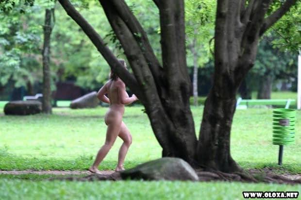 Ah, Se a Moda Pega: Mulheres Correndo Peladas em Porto Alegre 15 Ah se a moda pega Em apenas 11 dias, 3 mulheres foram flagradas correndo nuas em Porto Alegre (2)