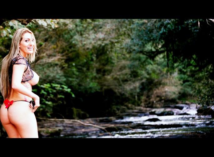 alana-voguell-nua-no-clube-sexy-16