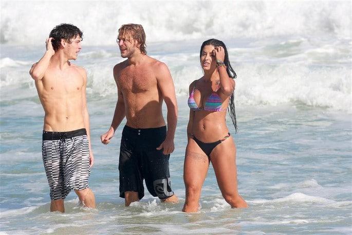 Aline Riscado nas praias do Rio de Janeiro 19