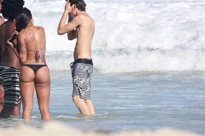 Aline Riscado nas praias do Rio de Janeiro