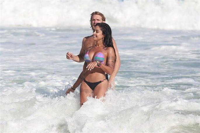 Aline Riscado nas praias do Rio de Janeiro 20
