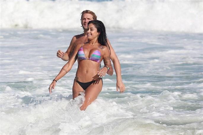 Aline Riscado nas praias do Rio de Janeiro 21