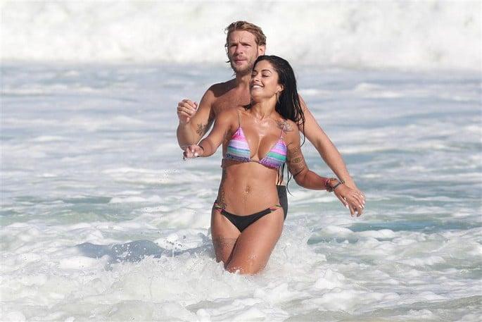 Aline Riscado nas praias do Rio de Janeiro 22