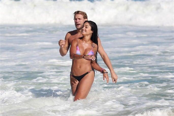 Aline Riscado nas praias do Rio de Janeiro 23