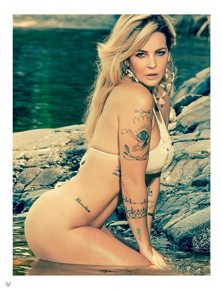 Ana Saad nua na Sexy de Marco 16