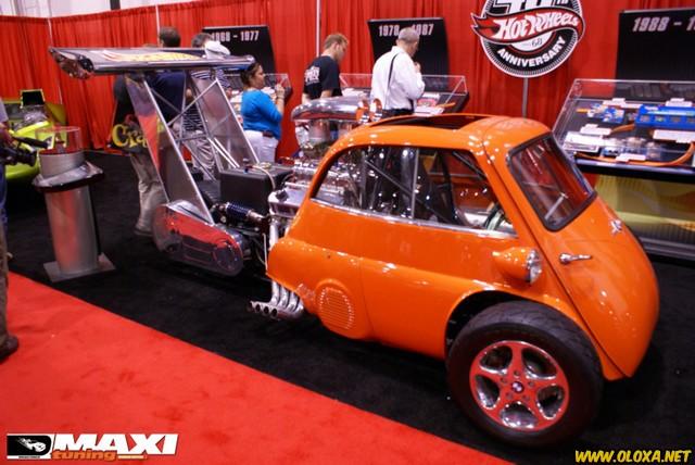 Parece montagem, mas é só gosto duvidoso sobre quatro rodas