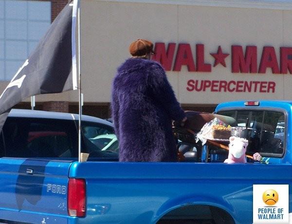 Clientes bizarros do Walmart pelo mundo 15
