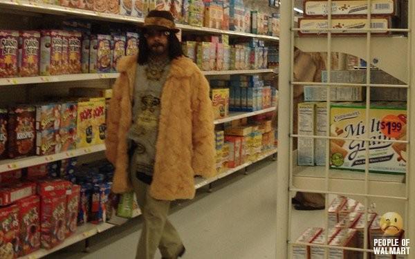 Clientes bizarros do Walmart pelo mundo 6