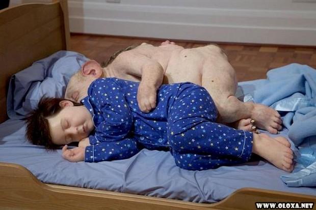 Criatividade bizarra nas esculturas de Patricii Piccinini 13