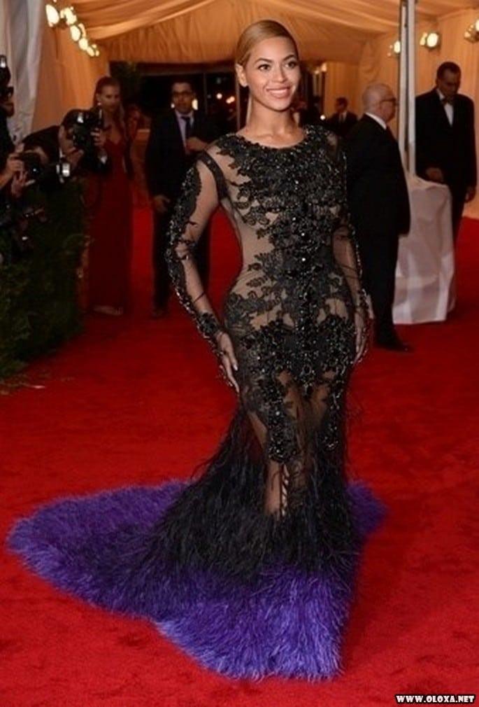 Danielle Winits exagera na transparencia e causa polemica 11