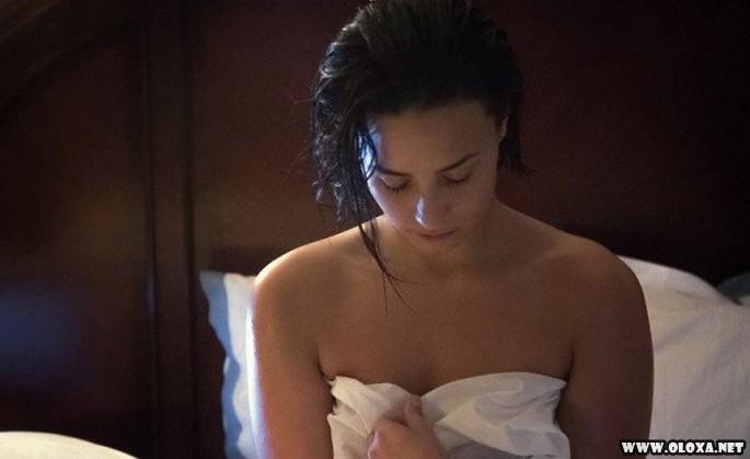 Demi Lovato nua, sem maquiagem e sem retoques na Vanity Fair 18 Demi Lovato nua em fotos e video para revista americana 5