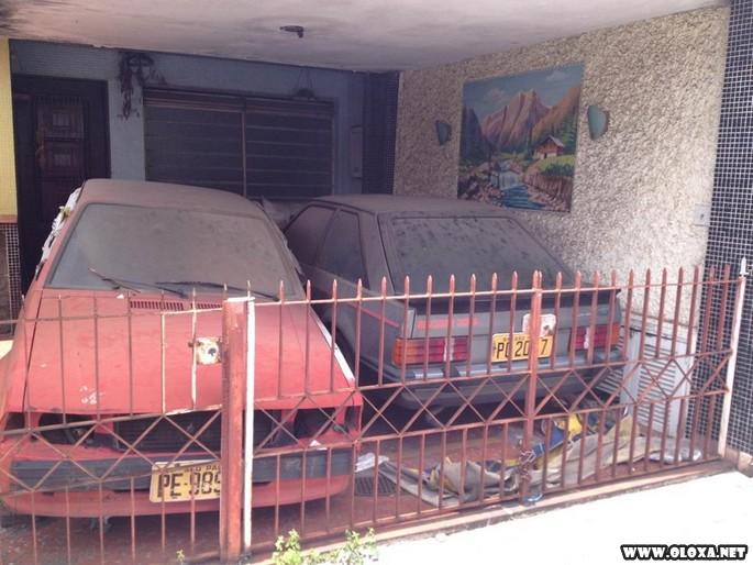 Ford Escort XR-3 1985 0KM é encontrado abandonado