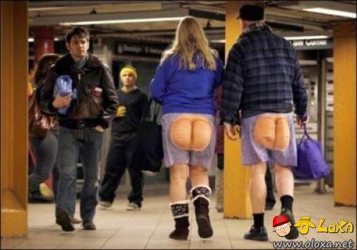 Funny-and-Weird-People-in-Subway_11