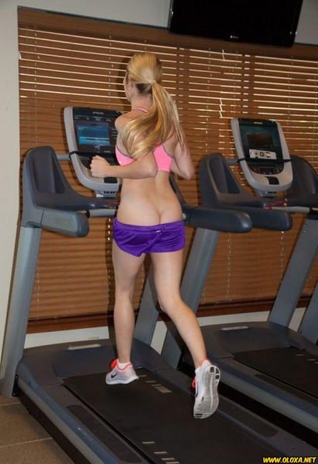 Garotas praticandos esportes 13