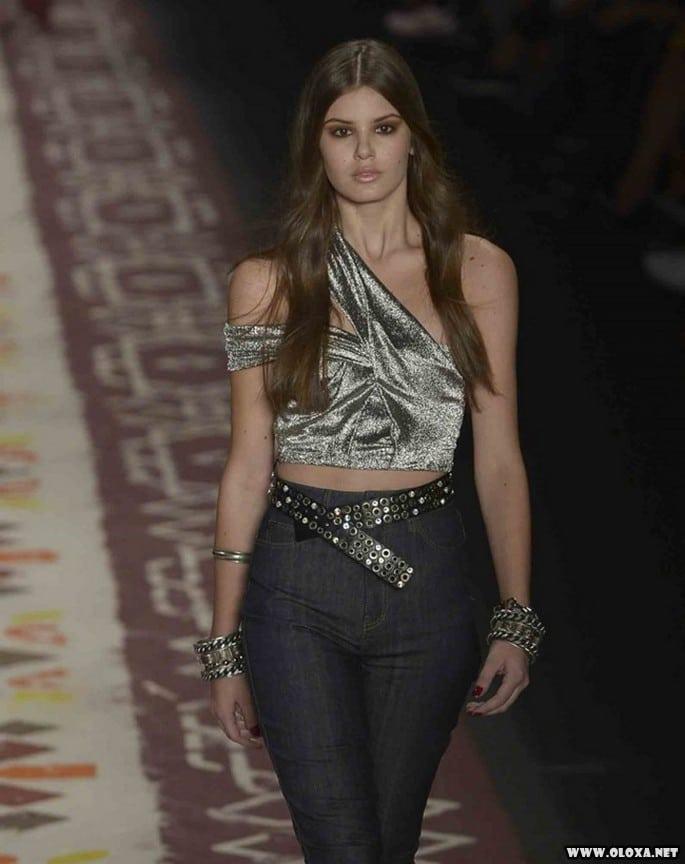 Gata da vez Camila Queiroz Angel de Verdades Secretas 22