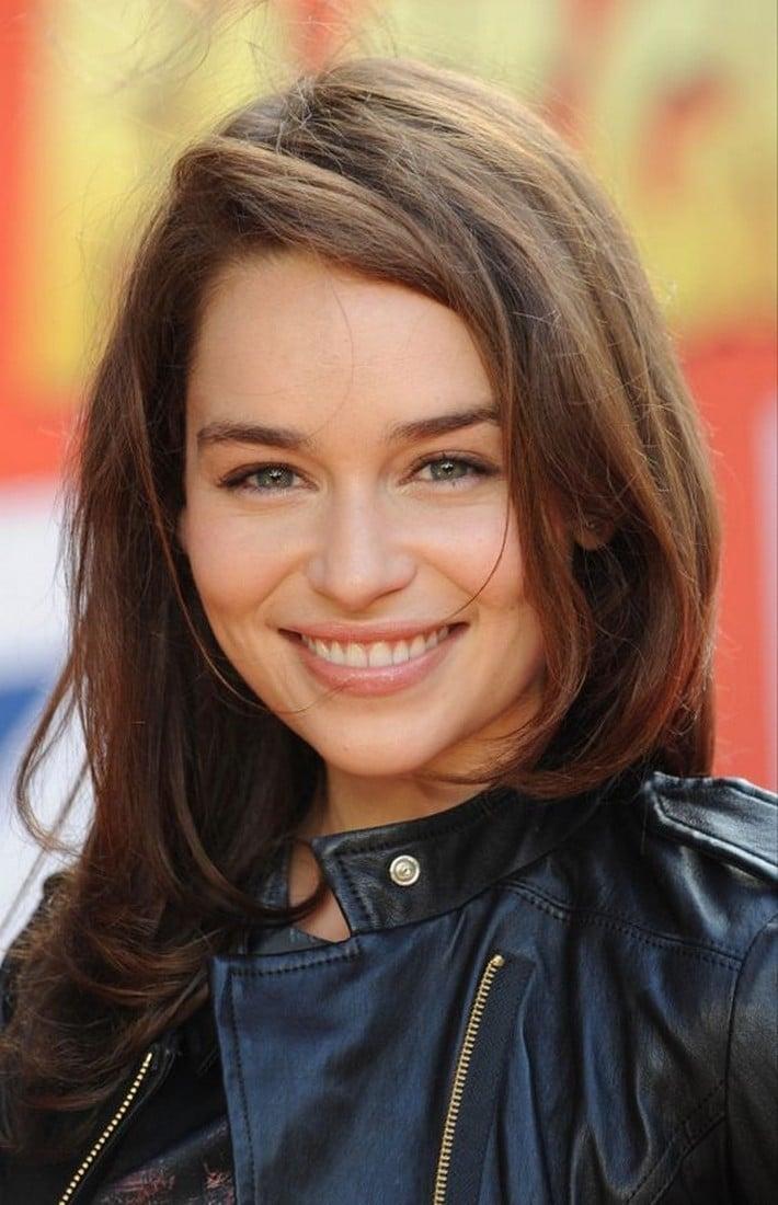 Gata da vez Emilia Clarke nua Daenerys Targaryen de Game of Thrones 10