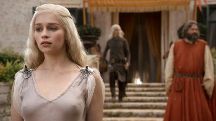 Gata da vez Emilia Clarke nua Daenerys Targaryen de Game of Thrones 33