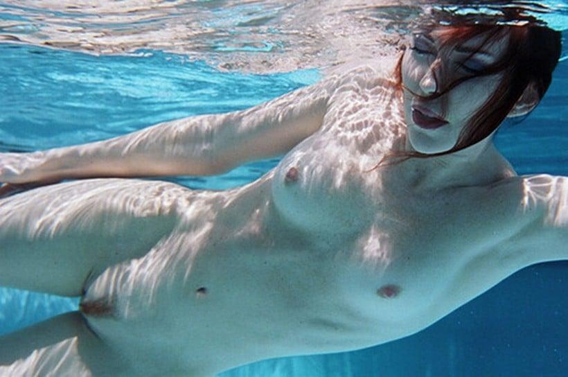 Gostosas peladas em baixo dagua 21 1